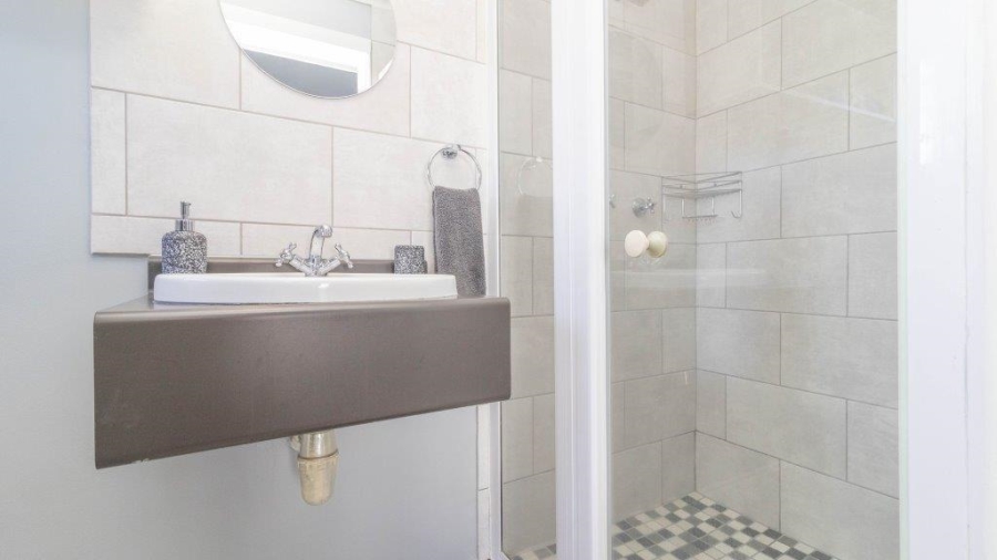 7 Bedroom Property for Sale in Westcliff Western Cape